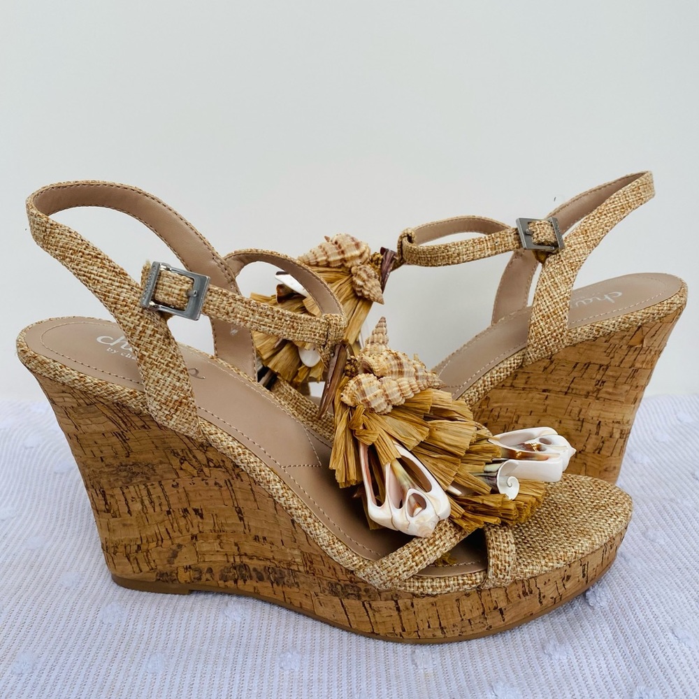 🌴 NWOT CHARLES by Charles David Sand Seashell Lajolla Wedge Sandal 🌴
